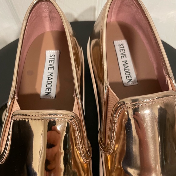 Steve Madden Metallic Sneakers Size 7 - Picture 4 of 8